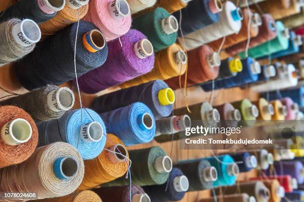 threads - textile industry stock-fotos und bilder