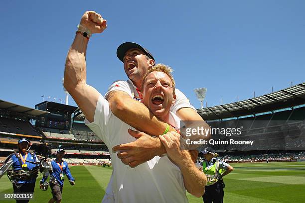Paul Collingwood and Kevin Pietersen of England celebrate winning the Fourth Test match between Australia and England at Melbourne Cricket Ground on...