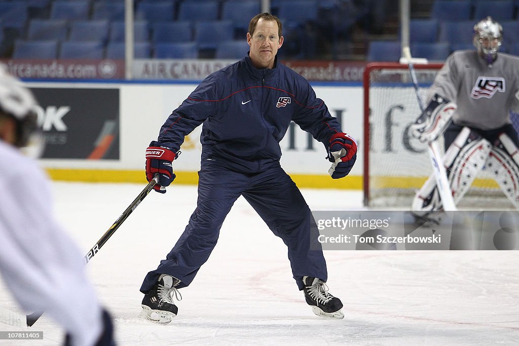 USA v Finland: 2011 IIHF World U20 Championship - Day One