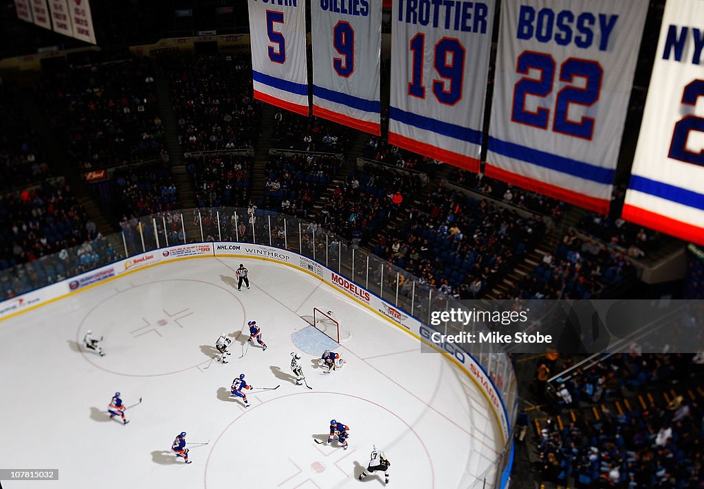 Pittsburgh Penguins v New York Islanders