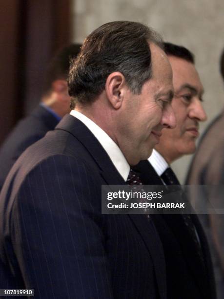 Lebanese President Emile Lahoud welcomes his Egyptian counterpart Hosni Mubarak at Baabda Presidential Palace in east Beirut 19 February 2000....