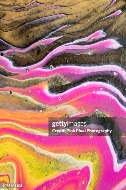 colorful abstract pattern pink yellow gold art acrylic painting detail - color run foto e immagini stock