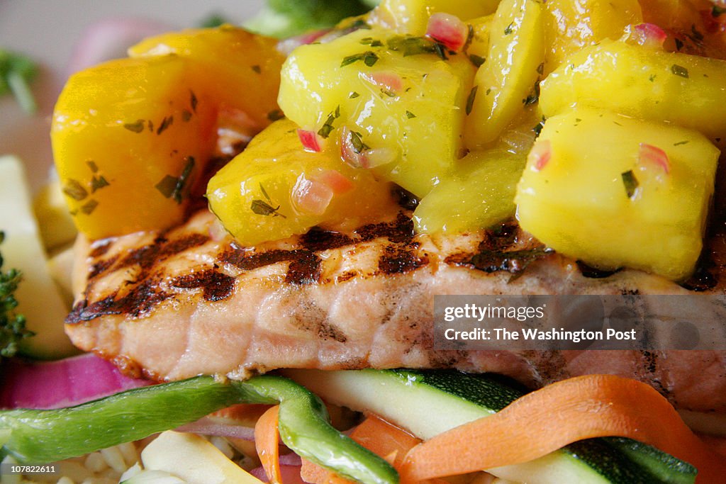 MD-Flavor- 05/25/06- Columbia, MD- Food review of Zapata's, a Mexican restaurant in the Harper's Cho