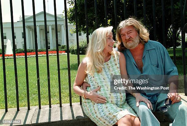 Esterhas 7/21/2000 - Susan Biddle/TWP - Joe Eszterhas and his wife who is about to deliver their 4th son at the White House. He is the author of the...