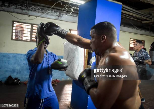 Heavy weight boxer seen training at the Kid Chocolate gym in Havana, Cuba. Cuban boxers are the most successful in the history of amateur boxing,...