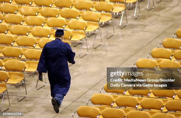 Gradution Walk High School Graduation Walk Photos and Premium High Res Pictures ...