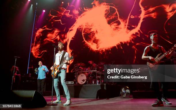 Tim Mahoney Singer Tim Mahoney Photos and Premium High Res Pictures - Getty Images