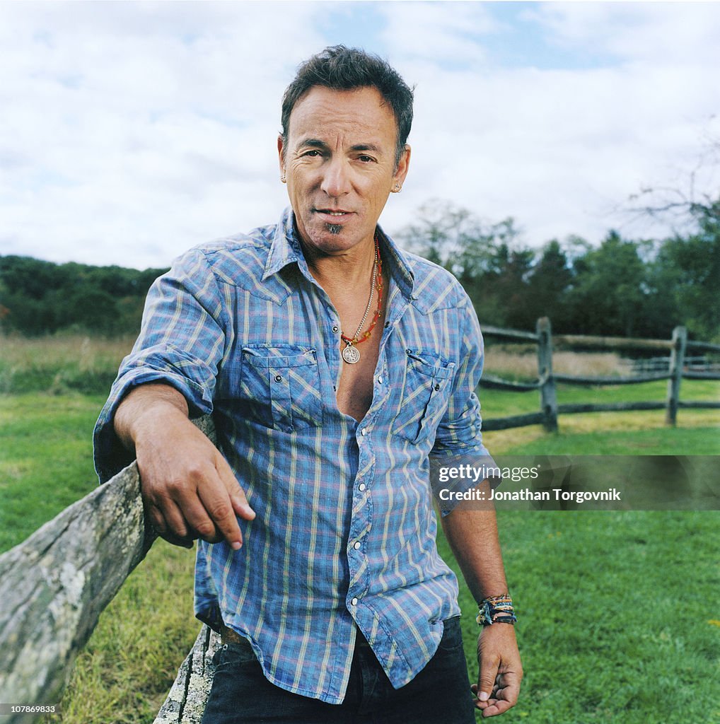 Current Bruce Springsteen Singer, songwriter Bruce Springsteen at his Ranch in Colts Neck, New ...