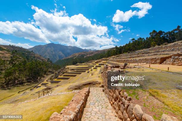 ruinas chinchero inca en el valle sagrado, perú - chinchero fotografías e imágenes de stock