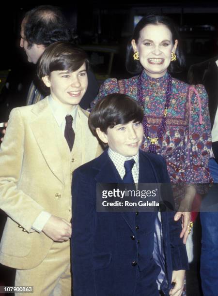 Gloria Vanderbilt and sons Carter Cooper and Anderson Cooper attend the premiere of "Manhattan" on April 18, 1979 at the Ziegfeld Theater in New York...