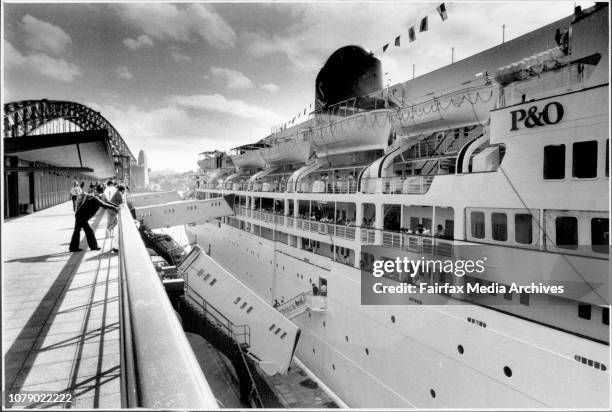 Man Killed in engine room aboard the Cruiseship Fairstar"At it's birth at the Overseas terminal after it's arrival in Sydney. March 19, 1990.