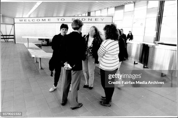 Cruise Ship Fairstar fails to sail from Sydney.... Passengers.....Group of young passengers being told by a P &amp; O Spokes person the cruise has...