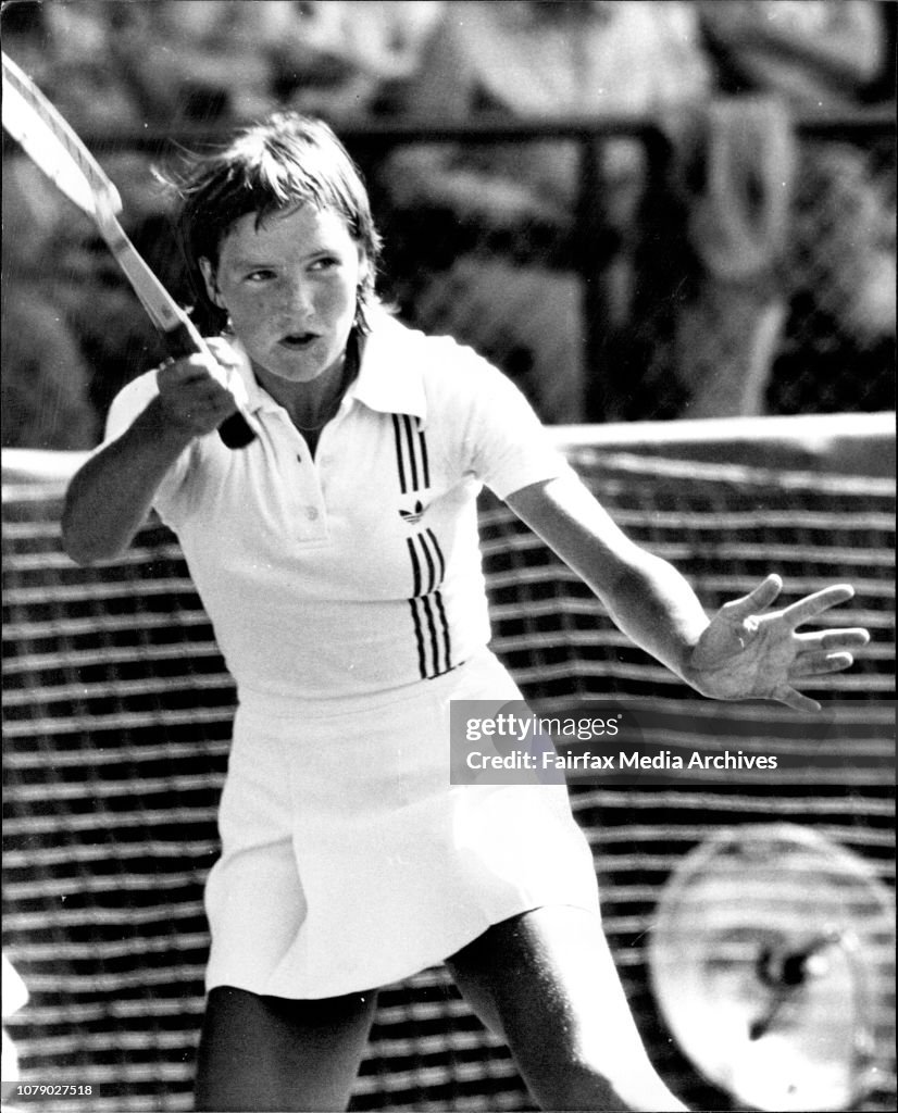 Toyta Women's Championship tennis at White City - Hobb (G.B).Anne Hobbs, the silent partner in England's Federation cup challenge last week, caused the first upset of the $75,000 Toyata Women's Tennis classic at White City when she climinated fourth seed