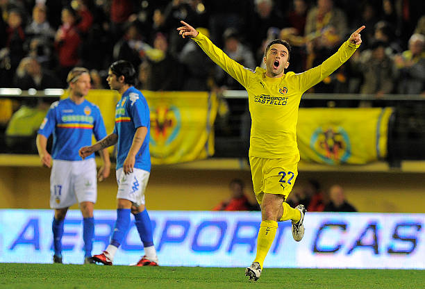 Villarreal's Italian forward Giuseppe Rossi celebrates his goal during the Spanish King's cup football match Villareal CF vs Valencia FC on January...