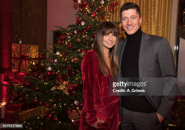 Robert Lewandowski and his wife Anna Lewandowska arrive for the FC Bayern Muenchen Christmas Party at Palais Lenbach on December 08, 2018 in Munich,...