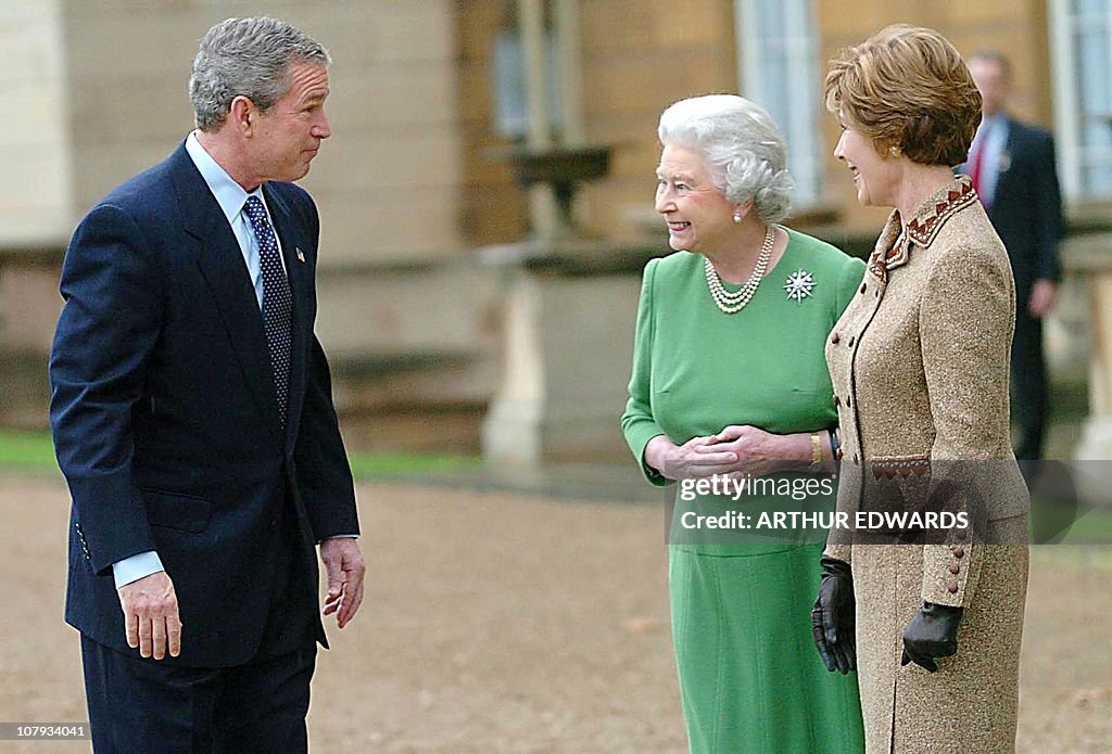 US President George W. Bush bids farewel