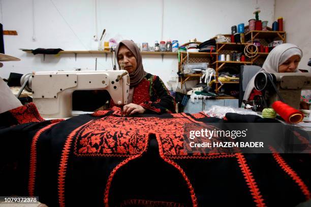 Palestinian Robe 1,403 Palestinian Dress Stock Photos, High-Res Pictures, and Images ...