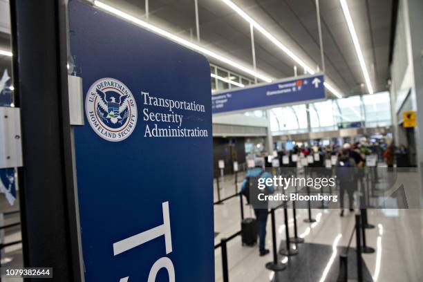 Tsa Signage 532 Tsa Check In Stock Photos, High-Res Pictures, and Images - Getty Images