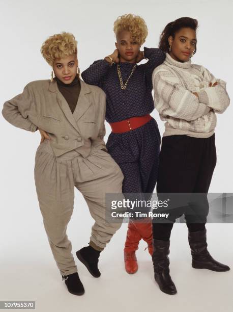 1,415 90S Hip Hop Fashion Photos And Premium High Res Pictures - Getty  Images
