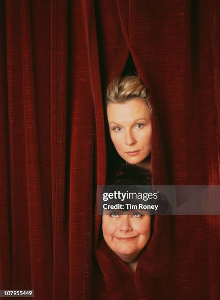 British comedy duo Dawn French and Jennifer Saunders, circa 1990.