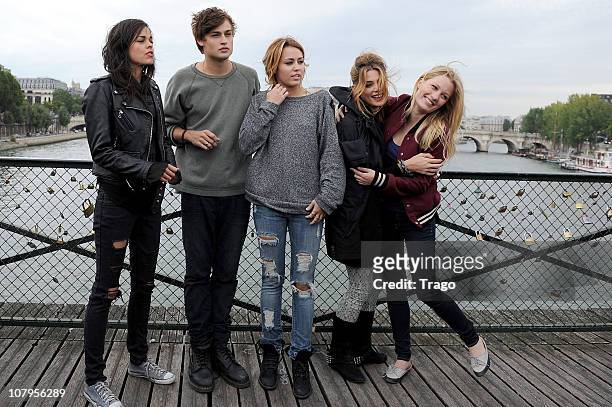 Lina Esco, Douglas Booth, Miley Cyrus, Ashley Greene and Ashley Hinshaw sighting on location for 'LOL' Remake on September 6, 2010 in Paris, France.