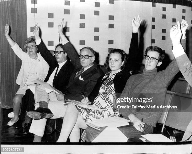 Mr. Justice Maddison during a vote at the meeting.A special State Council Meeting of the NSW Division of the Liberal Party was held today at St....