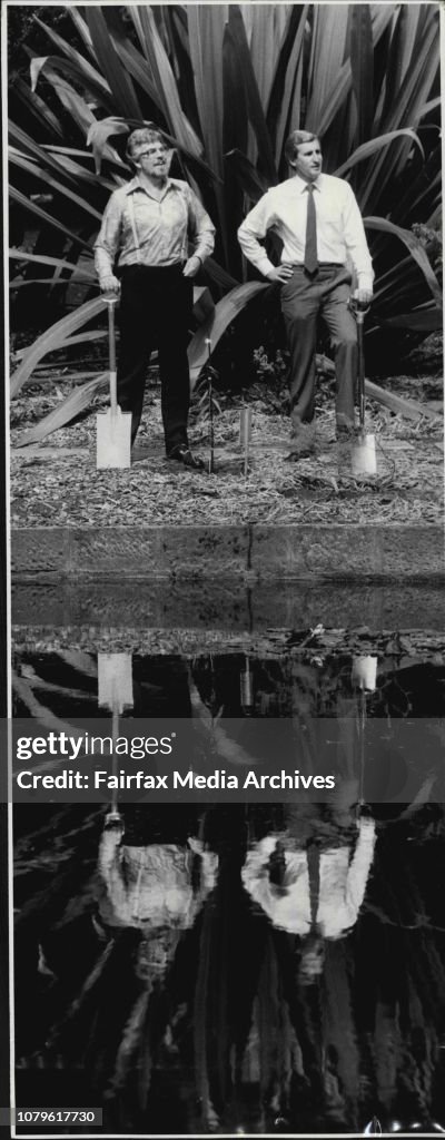 Rolf Harris and Laurie Brereton listen to the choir sing after planting a Coolabah tree signifying heritage week 1985.