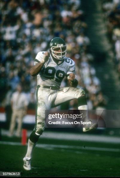 Scott Mersereau Defensive end Mark Gastineau of the New York Jets dances in... News ...