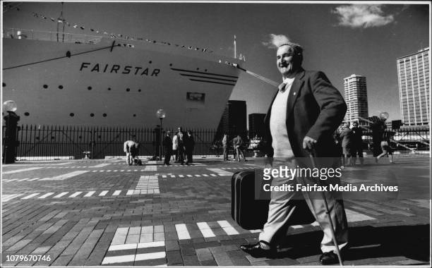 Cruise ship Fairstar fails to sail from Sydney...Passengers...73yr old Jim Preddy of Picton arrives at the Overseas Terminal Circular Quay happily...