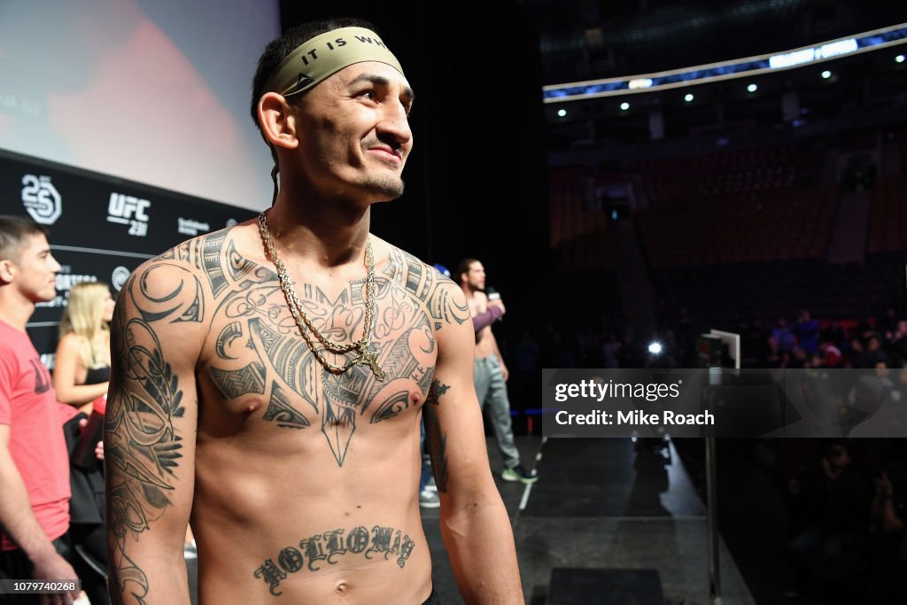 UFC 231: Weigh-ins