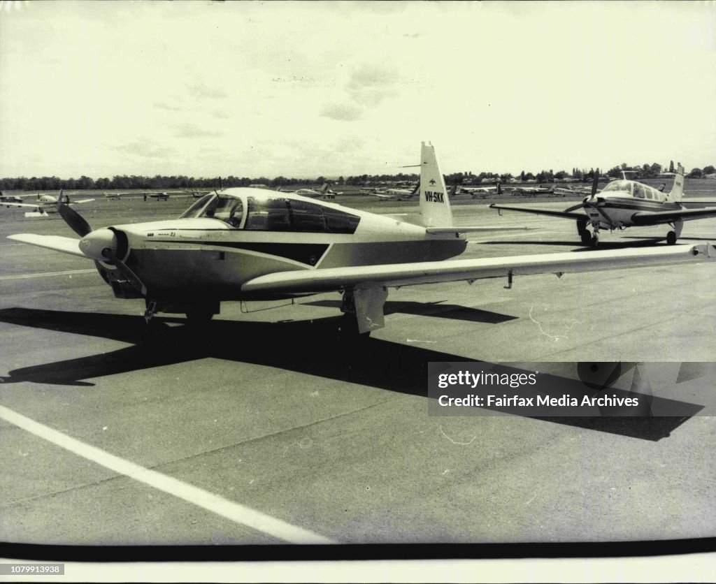 Air race preparations at Bankstown airport.No. 54 Mooney M20, Pilot G. Roderick.