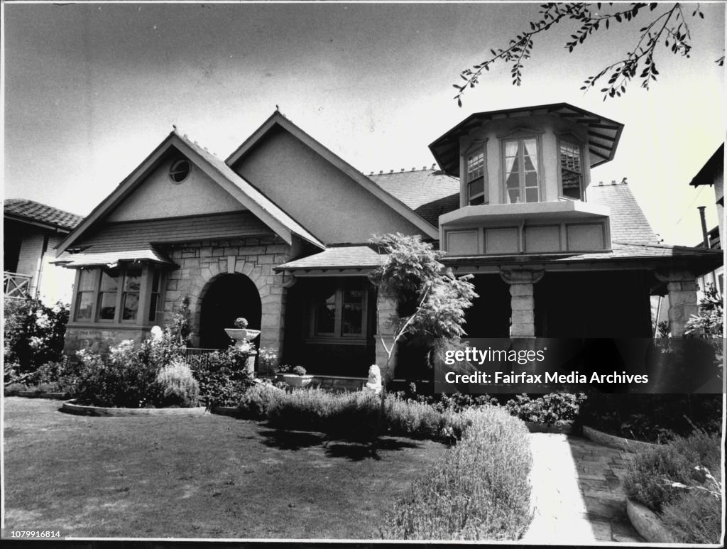 House of the week - 4 Lang Road, Centennial Park - Exterior from Front.He points out that a similar terrace in Paddington would cost up to $100,000 more.The middle price bracket is between $450,000 and $500,000 for a substantial four-bedroom cottage in go