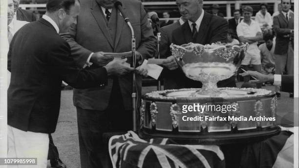 Davis Cup Draw -- Left to Right:- The manager of Spanish team, Mr. E. C. Edwards, &amp; Mr. H. Hopman, at the Davis Cup draw, to-day. December 26,...