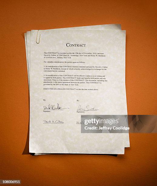 signed contract - contrat stock pictures, royalty-free photos & images