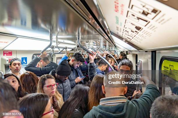 u-bahn in santiago, chile - santiago metropolitan region stock-fotos und bilder