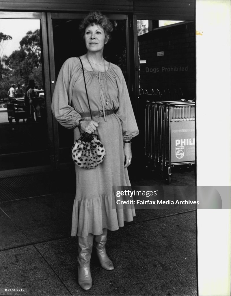 Miss R Welsh Welsh Actress of stage and screen, Miss Rachel Roberts, who returned ...