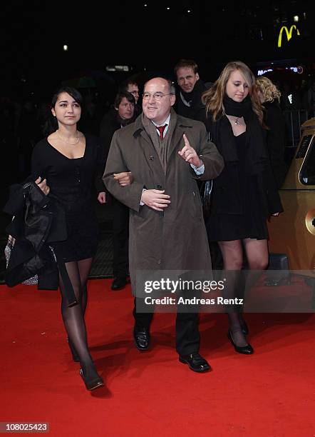 Gregor Gysi with his daughter Anna and her friend arrive for the 'Hinterm Horizont' musical premiere at Theater am Potsdamer Platz on January 13,...