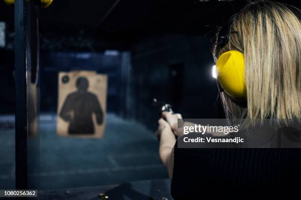 campo de tiro - tirador fotografías e imágenes de stock