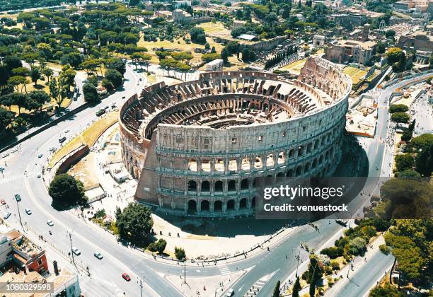 coliseo de roma - foro roma fotografías e imágenes de stock