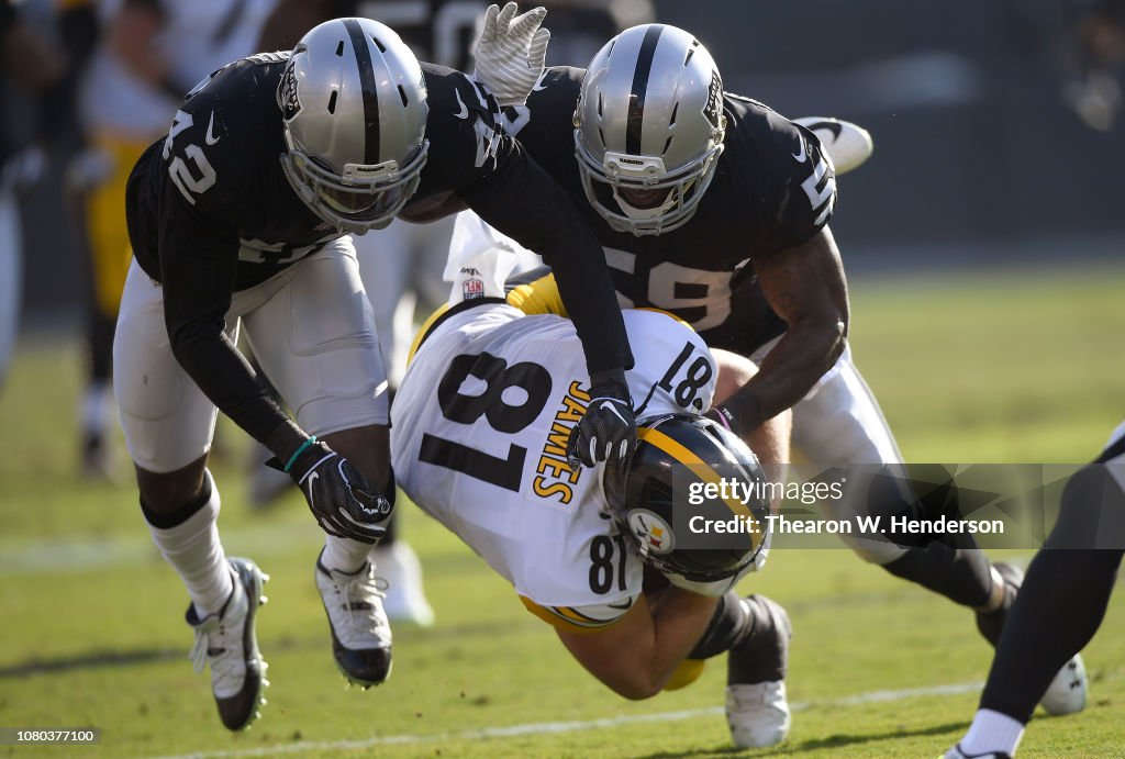 Pittsburgh Steelers v Oakland Raiders