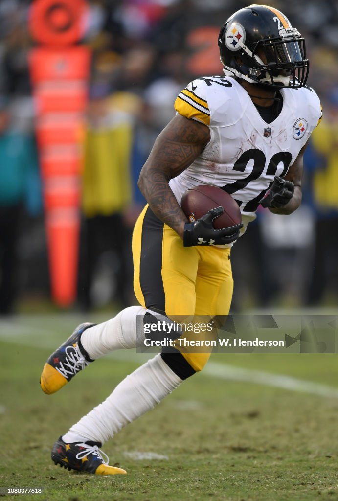 Pittsburgh Steelers v Oakland Raiders