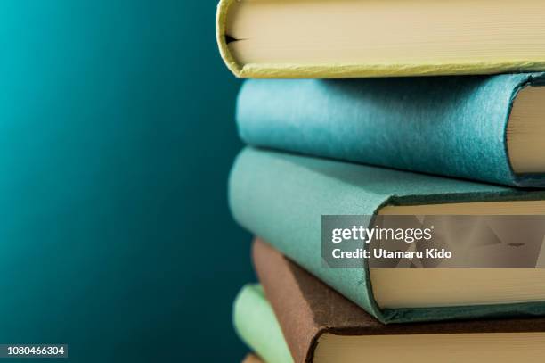 books. - book blue stockfoto's en -beelden