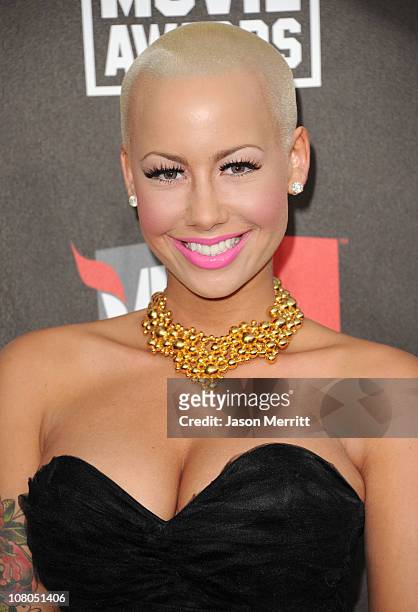 Model Amber Rose arrives at the 16th annual Critics' Choice Movie Awards at the Hollywood Palladium on January 14, 2011 in Los Angeles, California.