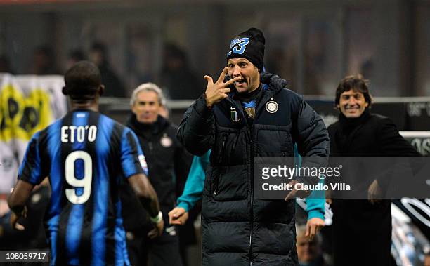 Samuel Eto'o and Marco Materazzi of FC Internazionale Milano celebrates scoring the fourth goal during the Serie A match between Inter and Bologna at...