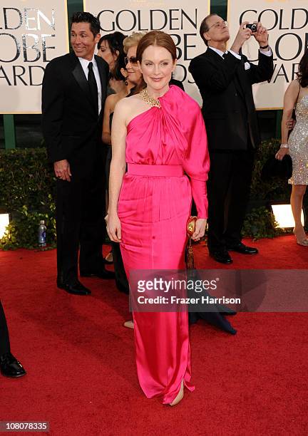Actress Julianne Moore arrives at the 68th Annual Golden Globe Awards held at The Beverly Hilton hotel on January 16, 2011 in Beverly Hills,...