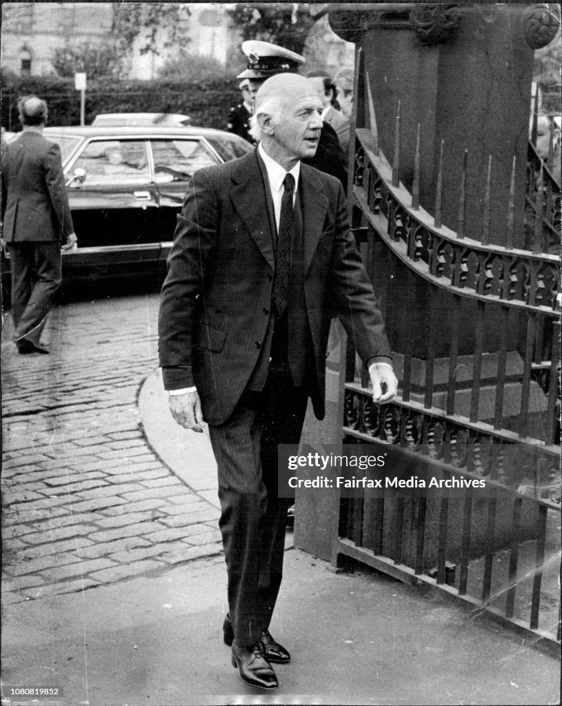 Former PM. Mr. McMahon arrives at Cathedral.Funeral of former Federal Opposition leader Mr. Arthur Calwell, who died last Sunday. The service was held at St Patrick's Cathedral in Melbourne and the burial at the Melbourne General Cemetry.