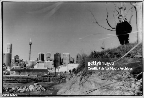 Jack Mundey, president of the NSW Urban environment coalition with the changing face of Sydney in Bgd... .Shaping Sydney .. Environmentalist Mr Jack...