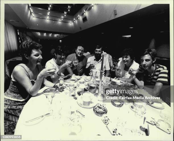New Zealand Christmas Dinner Photos and Premium High Res Pictures