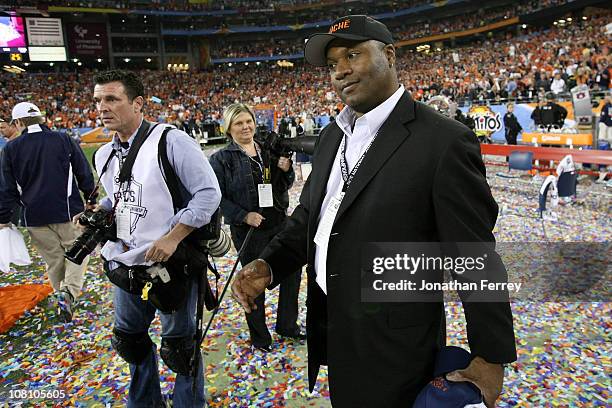 Former Auburn Tigers player Bo Jackson celebrates the Tigers 22-19 victory against the Oregon Ducks during the Tostitos BCS National Championship...