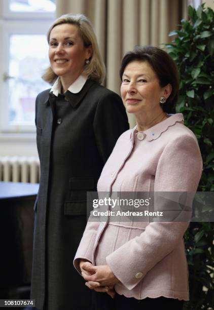 German First Lady Bettina Wulff and former First Lady Eva Luise Koehler visit the Lietzensee school on January 18, 2011 in Berlin, Germany. Bettina...